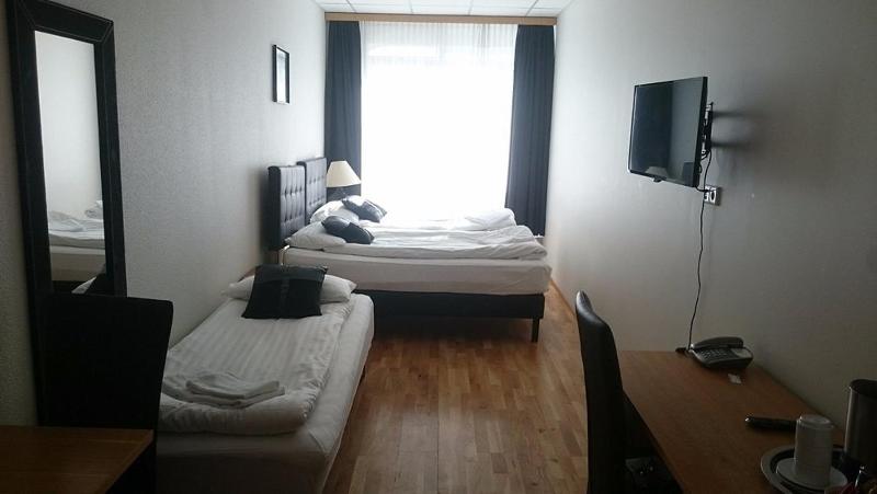 101 Guesthouse Hotel - image 13