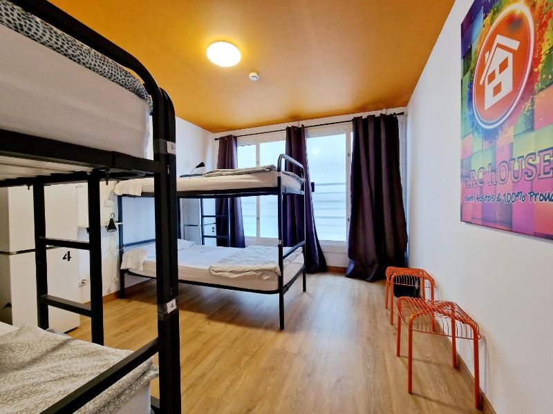 Bunk Bed in 4-Bed Mixed Dormitory Room image 4