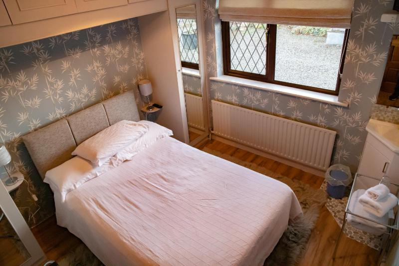 Budget Single Room image 1