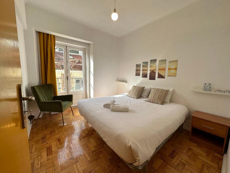 Standard Double Room with Shared Bathroom image 1