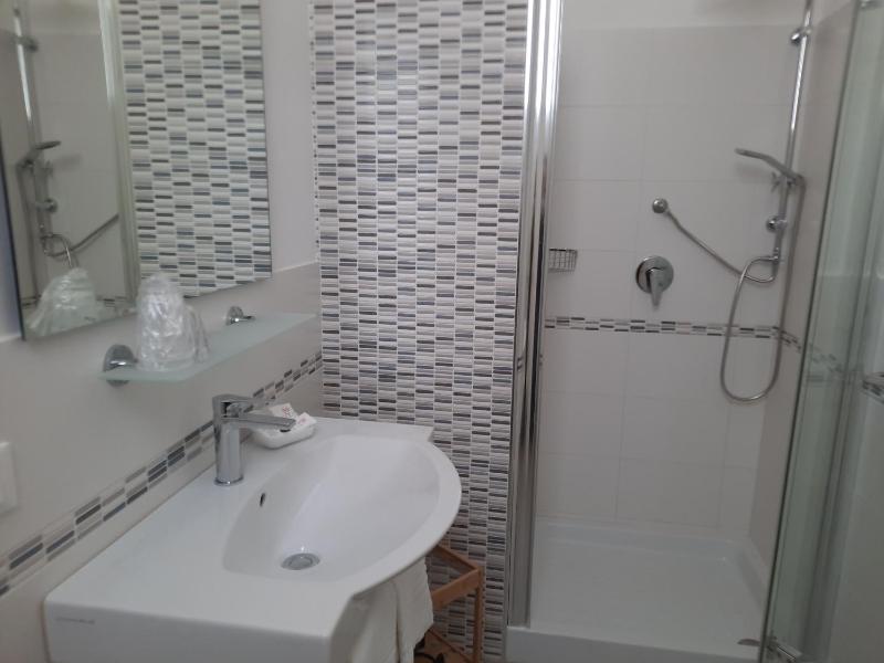 Double Room image 4