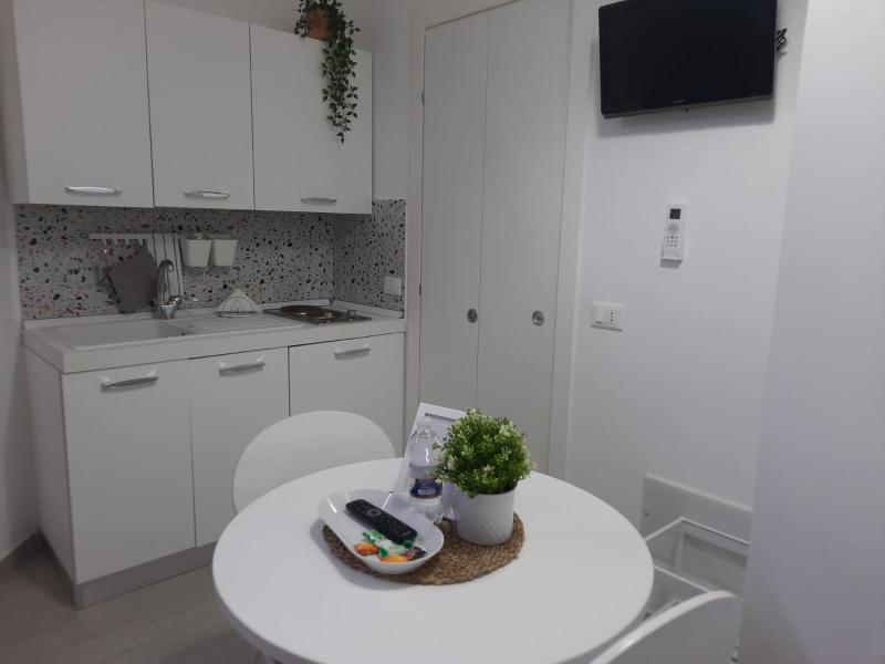 Double Room with Patio image 3