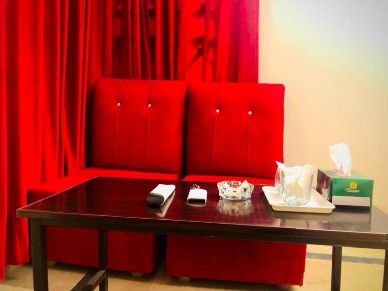 Deluxe Double or Twin Room image 4