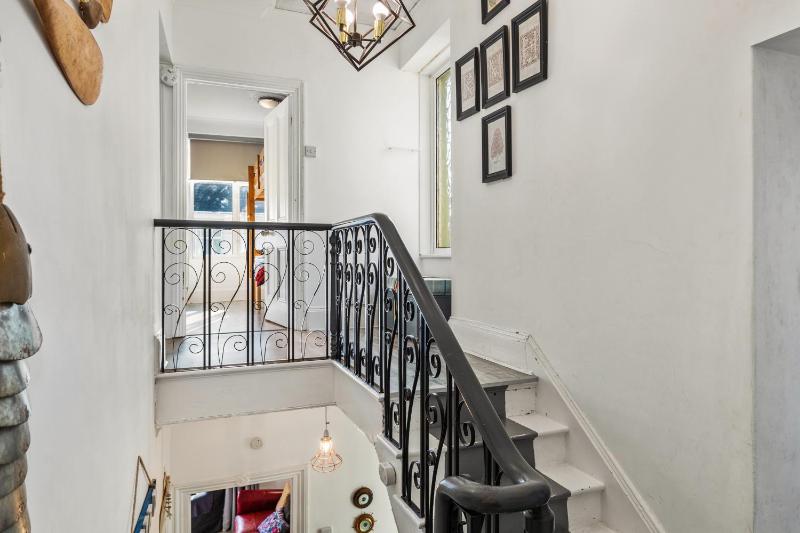 Sunbury Villa - Close to Town and Beaches - image 13