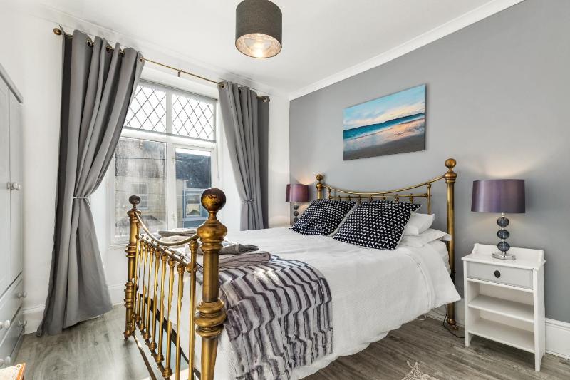 Sunbury Villa - Close to Town and Beaches - image 4