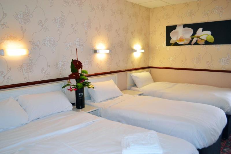 Triple Room image 3