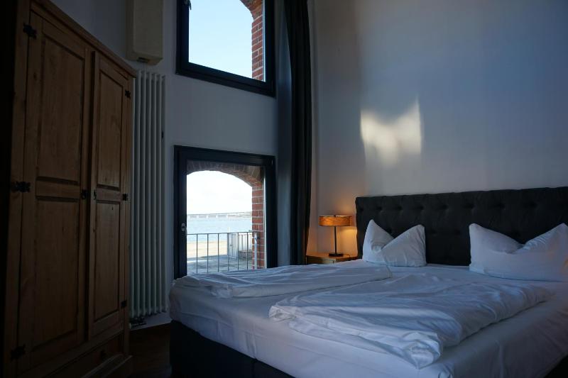 Suite with Lake View image 3