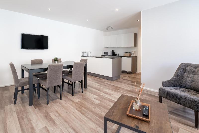 Deluxe Apartment image 2