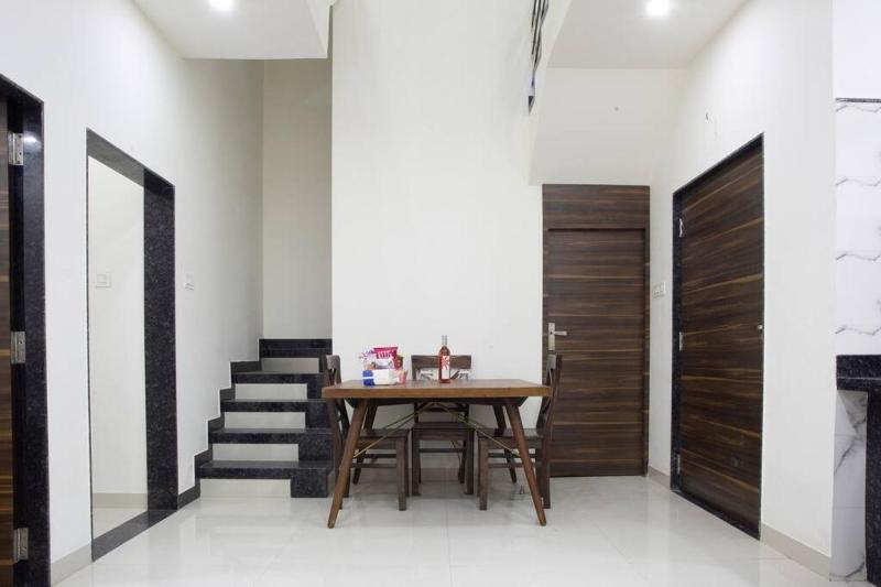 Lovely - 4 bedrooms VILLA - image 1
