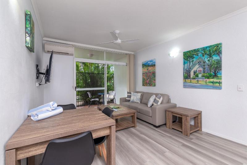 Seascape Holidays - Coral Apartments - image 13