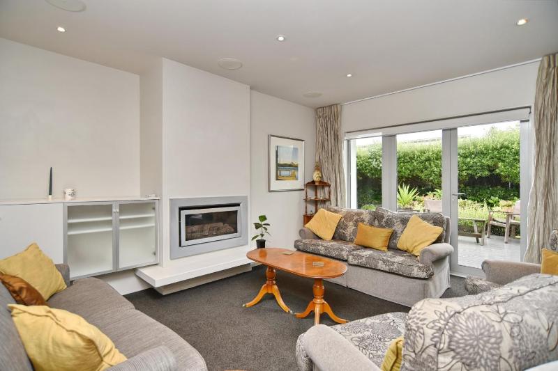 Jeffreys Road - Christchurch Holiday Homes - image 11