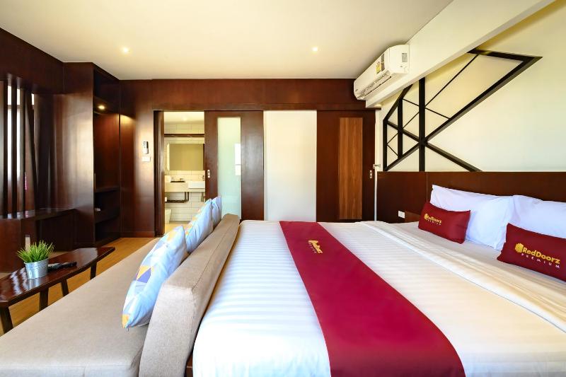 Grand Deluxe Double Room image 3