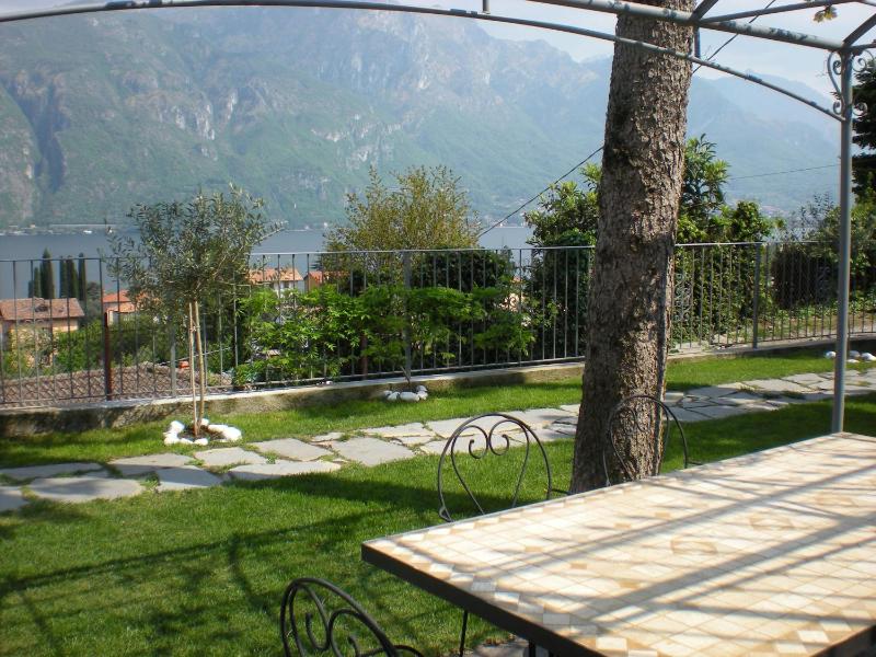 Two-Bedroom Apartment with Lake View image 4