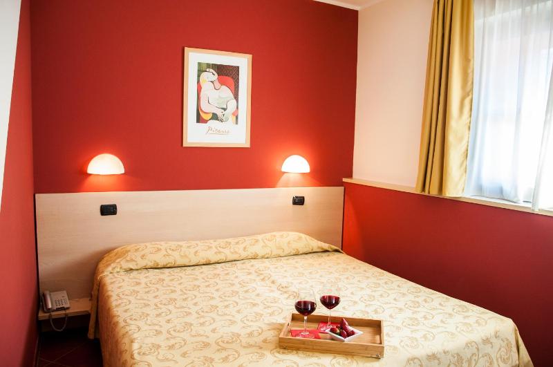 Lizard Hotel - image 49