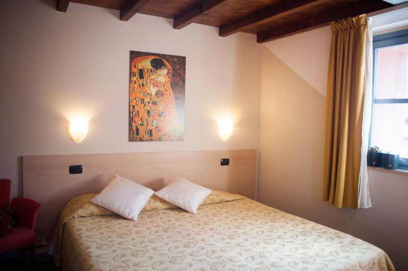 Lizard Hotel - image 4