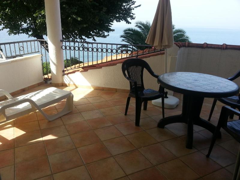 Studio with Sea View (2 Adults) image 2