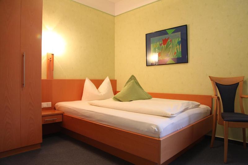 Single Room image 4