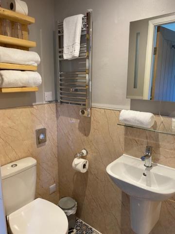 Small Double Room image 1