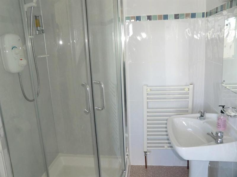 Double Room with Private Bathroom image 3