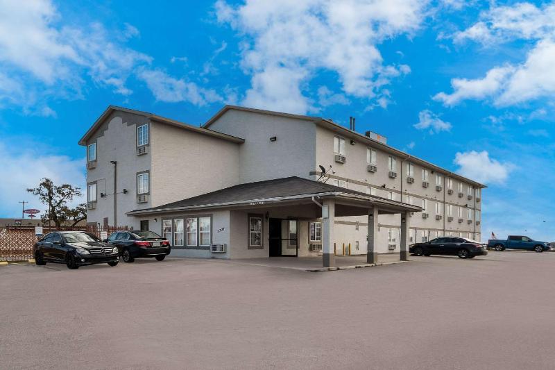 Econo Lodge San Antonio near SeaWorld - Medical Center Images