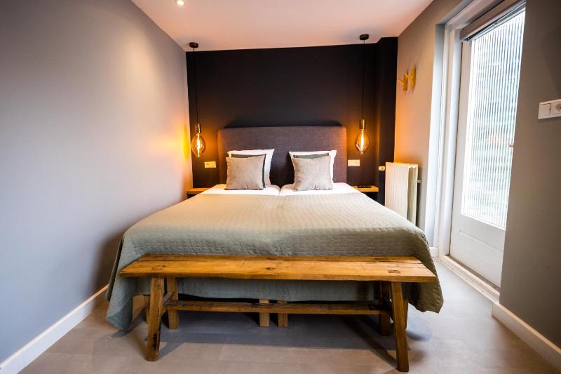 Double Room with Patio image 3