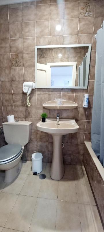 Single Room image 4