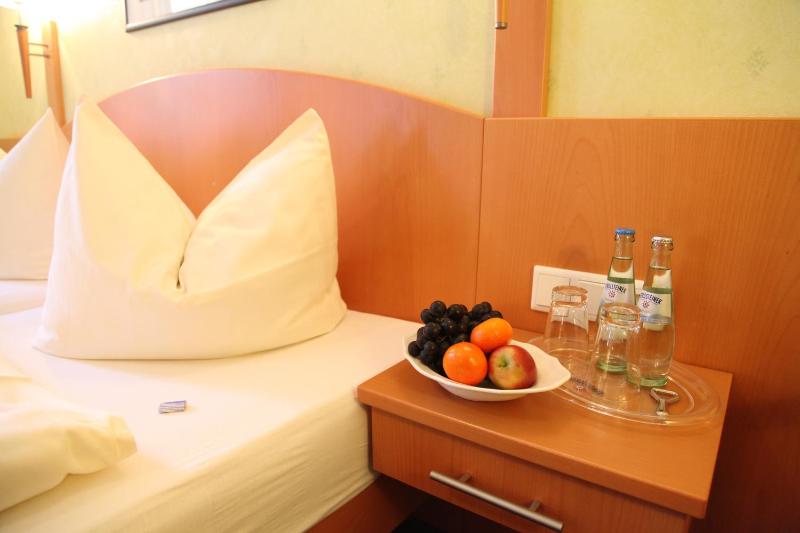 Double Room image 1