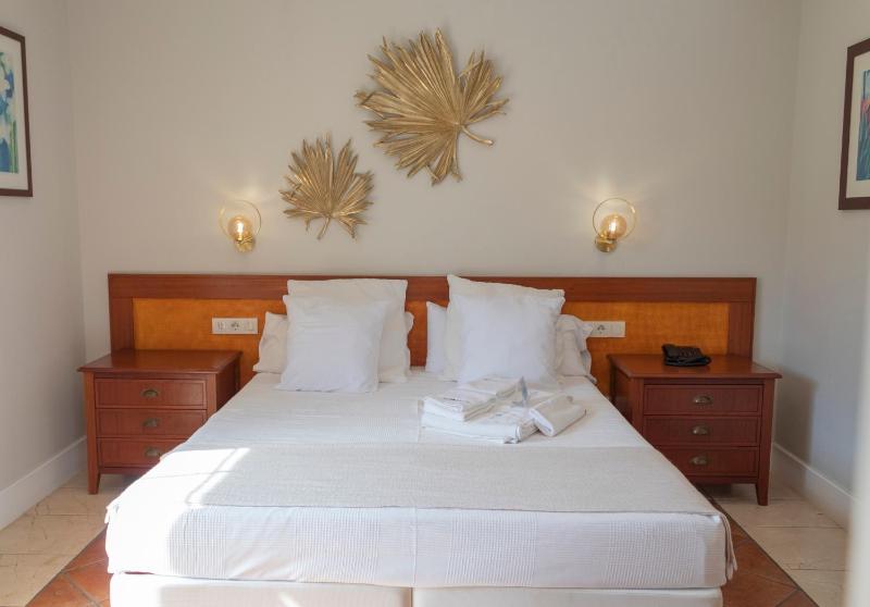 Standard Double or Twin Room image 4