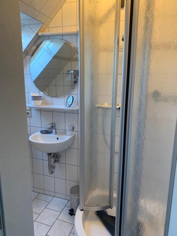 Single Room image 4