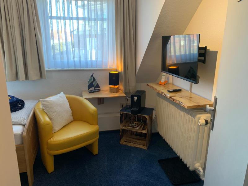 Single Room image 3