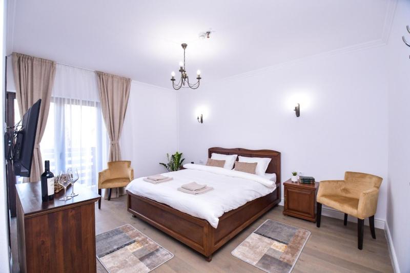 Deluxe Double Room with Spa Access image 4