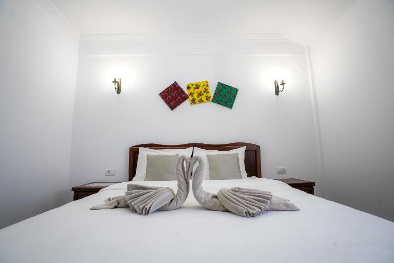Double Room with Balcony image 1