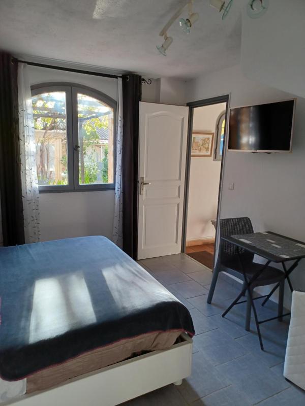 Double Room with Terrace image 3