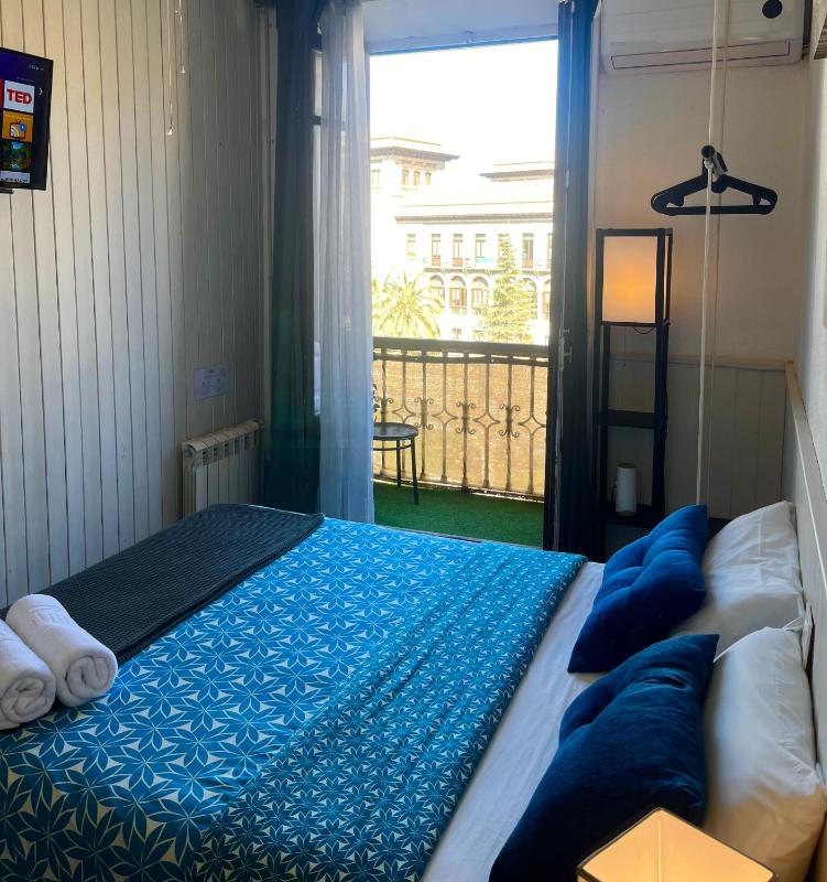 Double Room with Private Bathroom image 1