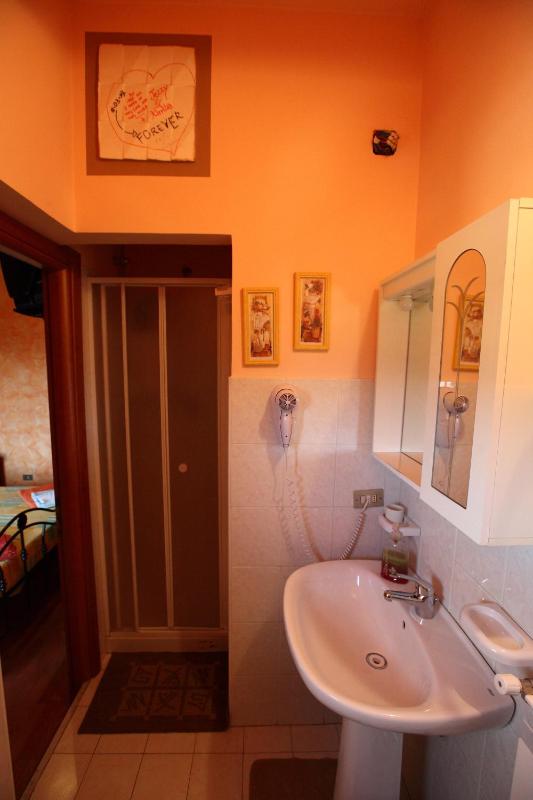 Double Room with Balcony image 2
