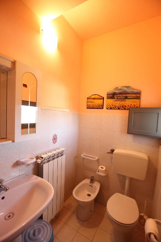 Double Room with Balcony image 3