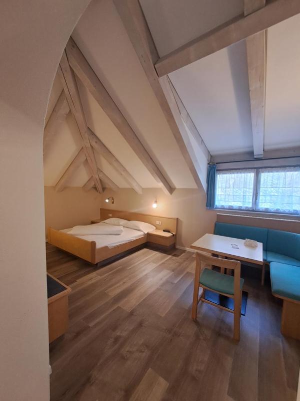 Double Room image 4