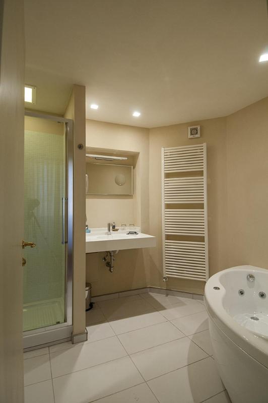 Triple Room image 2
