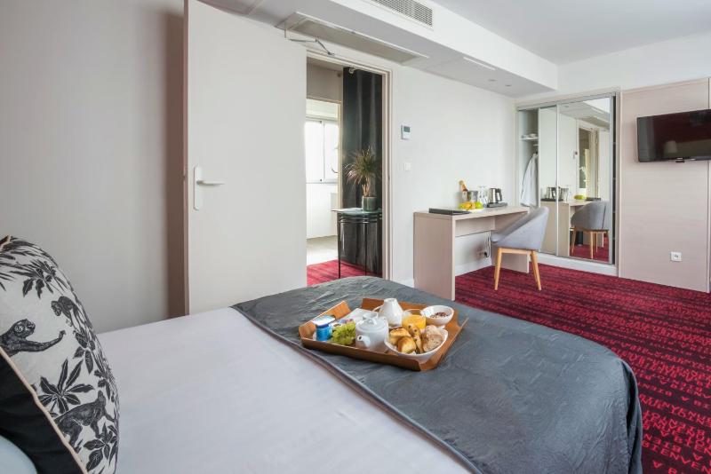 Deluxe Room image 1