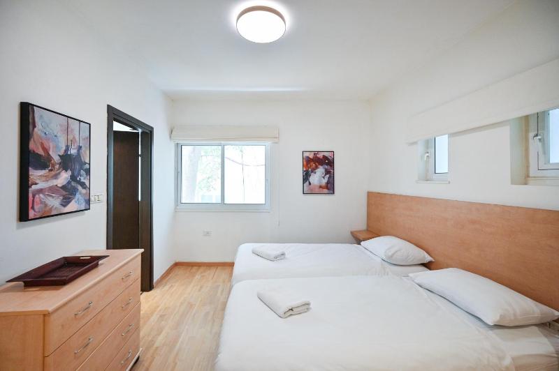 Cozy 2BR in Ben Gurion blvd by HolyGuest - image 6
