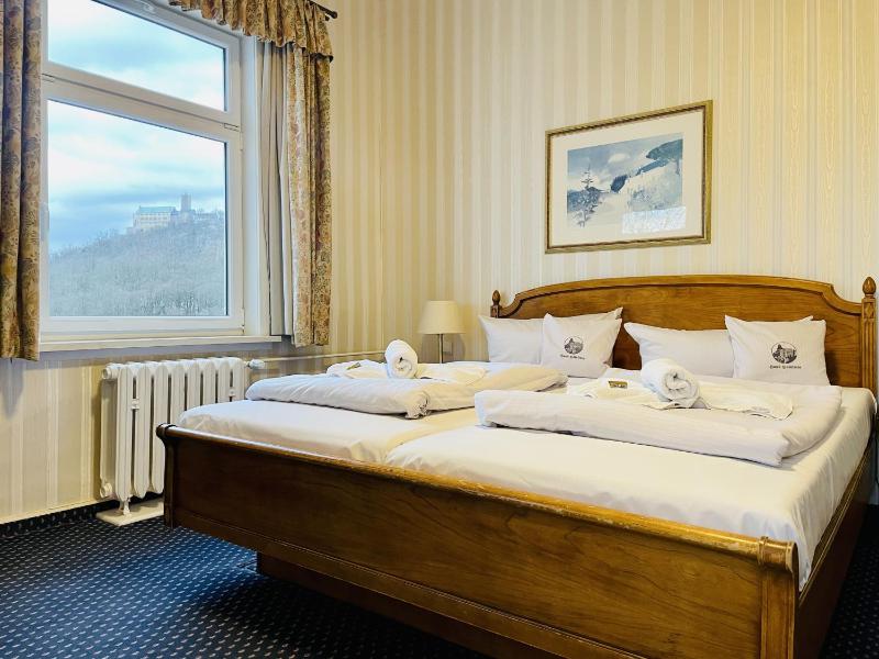 Double Room with Mountain View image 1