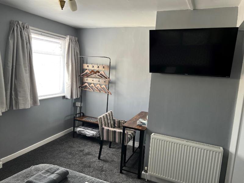 King Room image 3