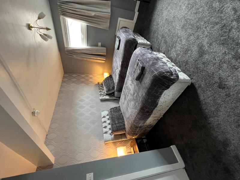 King Room image 2