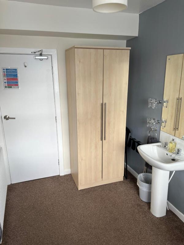 Double or Twin Room image 3