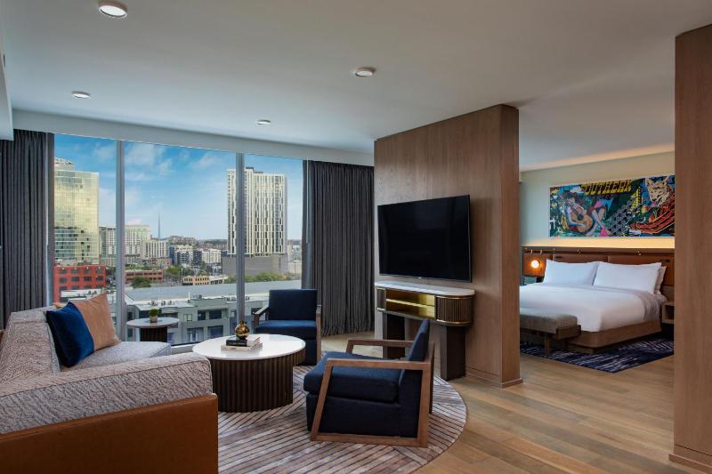 Marvelous King Suites image 1
