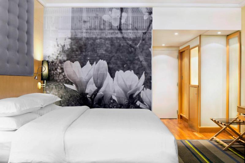 Classic King Room image 3