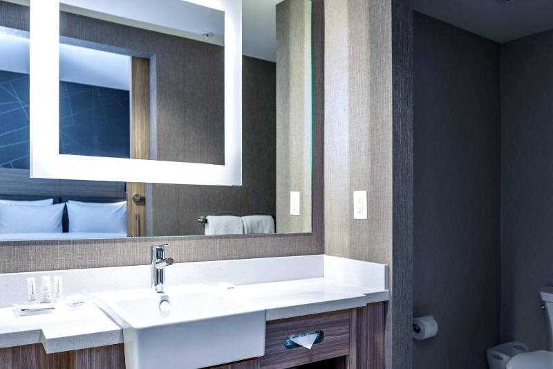 King Suite with Trundle Bed image 2