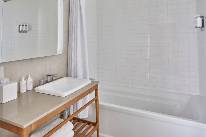 Superior, Guest room, 2 Queen image 2