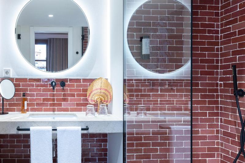 Suite image 3