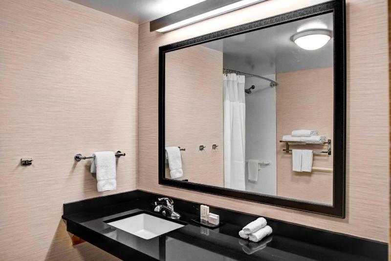 King Room image 3